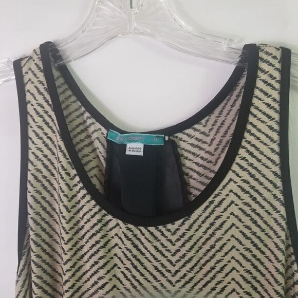 Julie's Closet Tank Top. SIZE M. - Picture 7 of 8